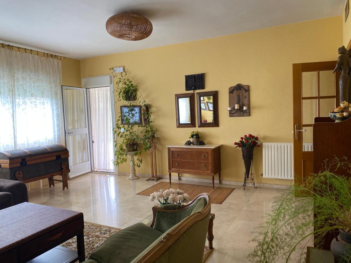 Jardin De La Yedra Guest House กาเซเรส ภายนอก รูปภาพ