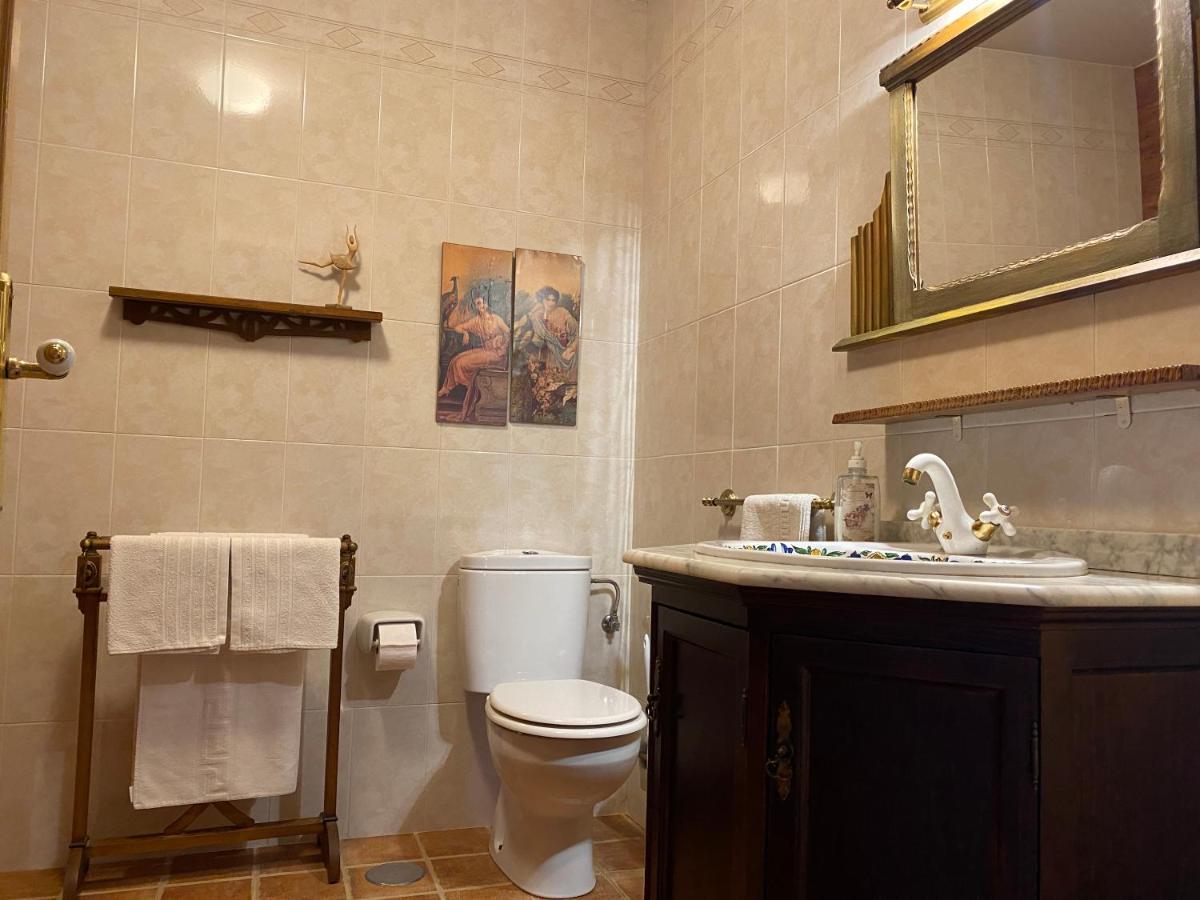 Jardin De La Yedra Guest House กาเซเรส ภายนอก รูปภาพ