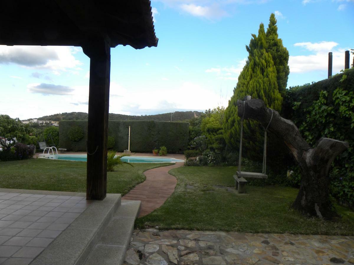 Jardin De La Yedra Guest House กาเซเรส ภายนอก รูปภาพ